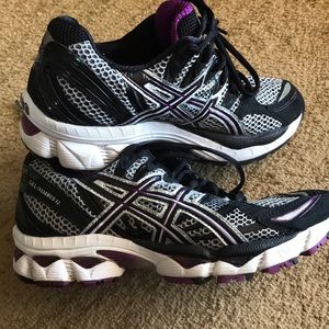 LIKE NEW ASICS Gel-Nimbus 12 Runners black&purple